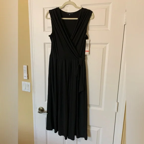 NWT Trina B Black V-Neck Sleeveless Wrap Wide-Leg Jumpsuit Size L Minimalist - Picture 2 of 8